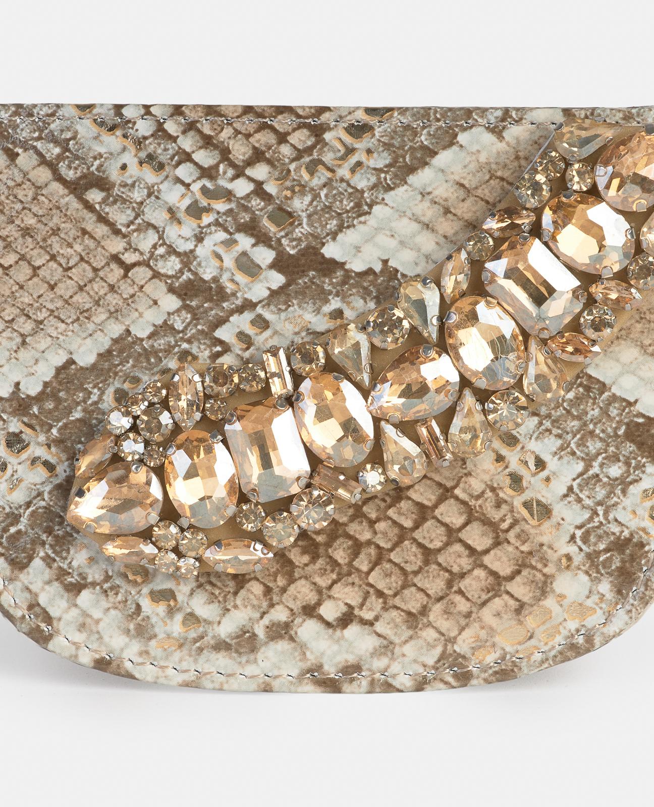 CARTERA TACHAS CREMALLERA