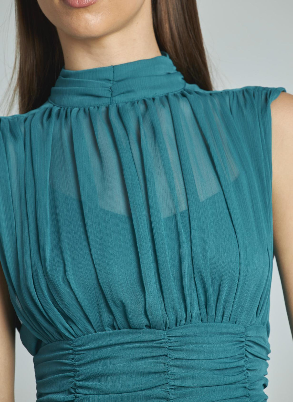VESTIDO LARGO HALTER PLISADO