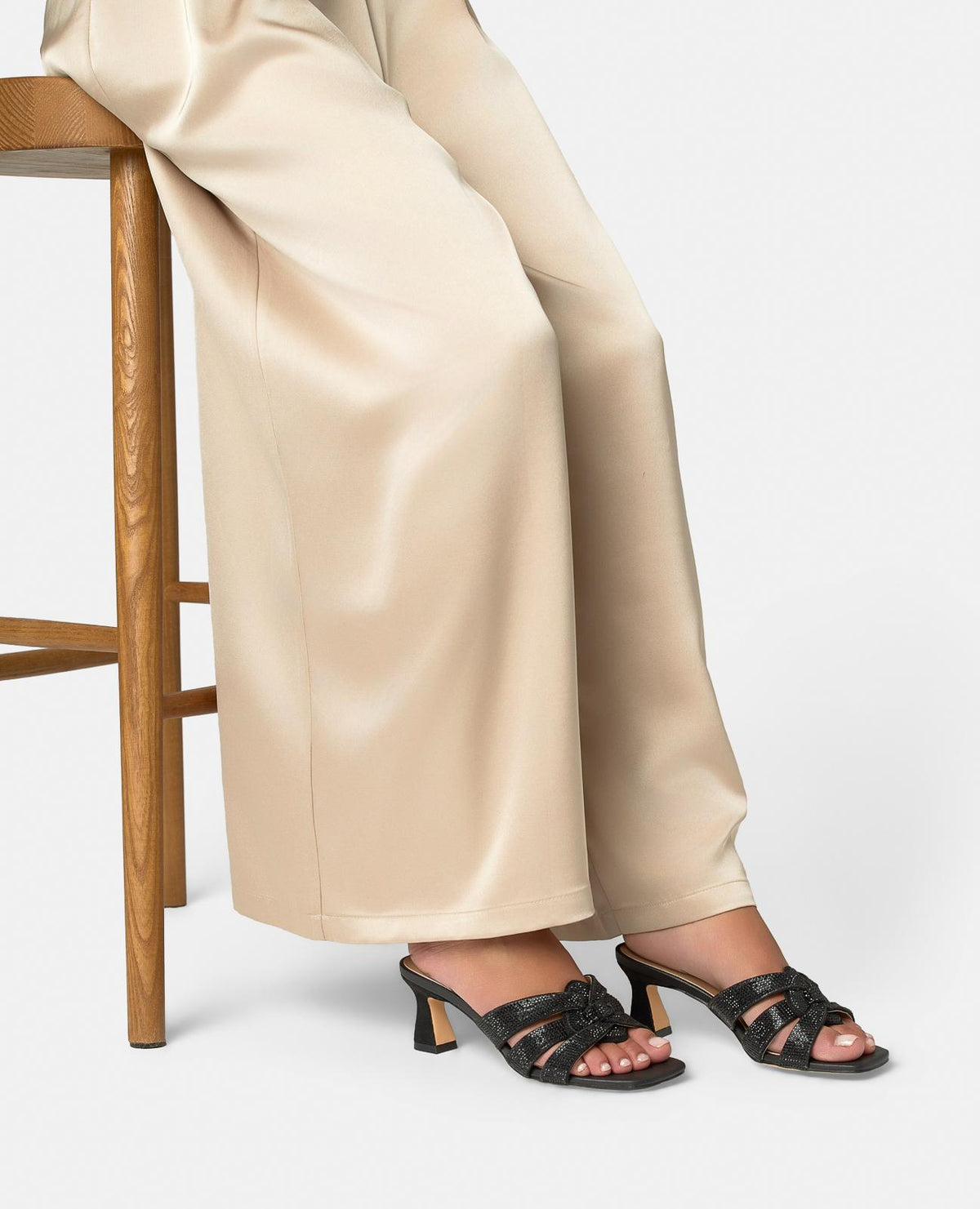 SANDALS WITH INTERLACED STRAPS
