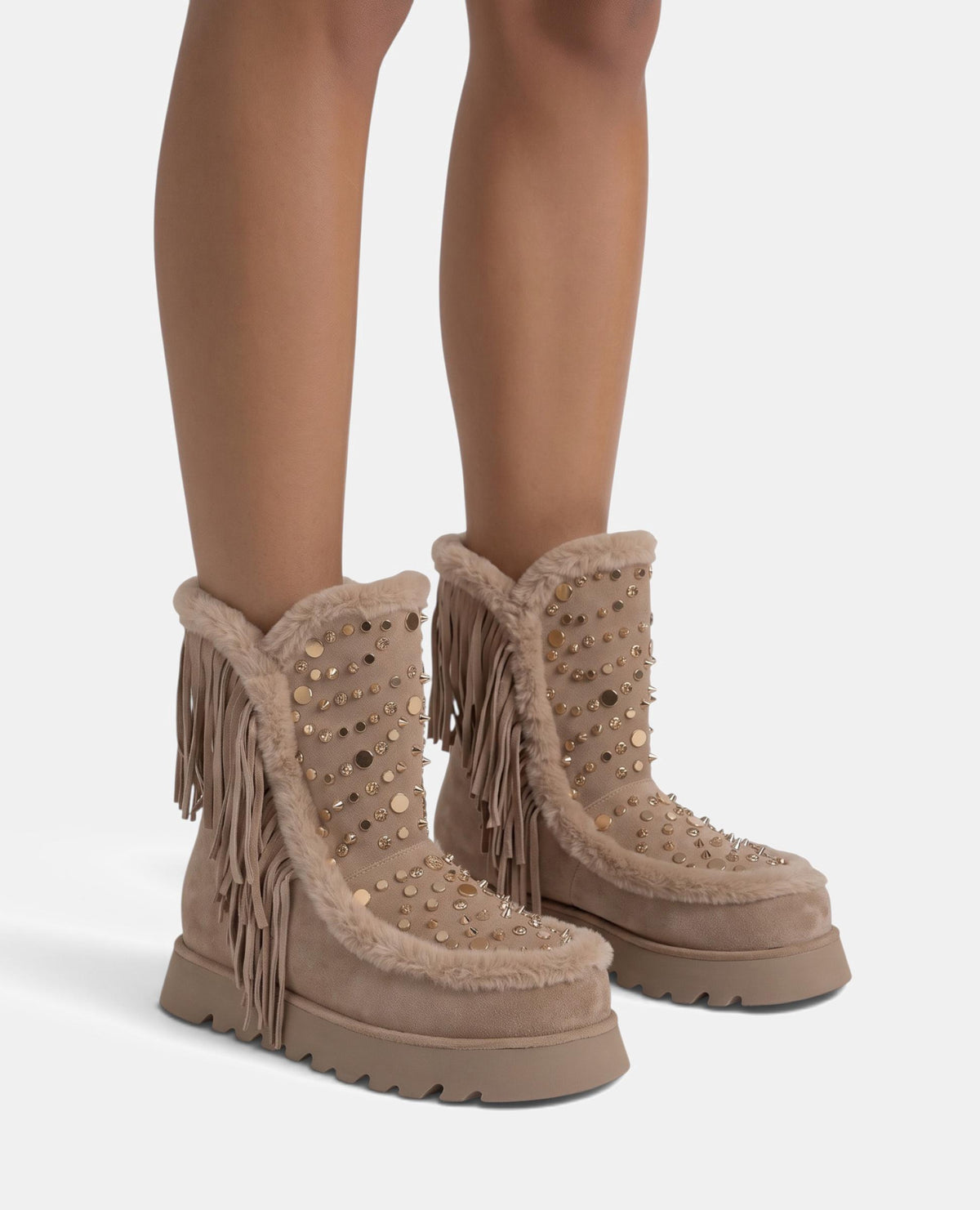 BOTA APRESKI DE CAMURÇA COM FRANJAS