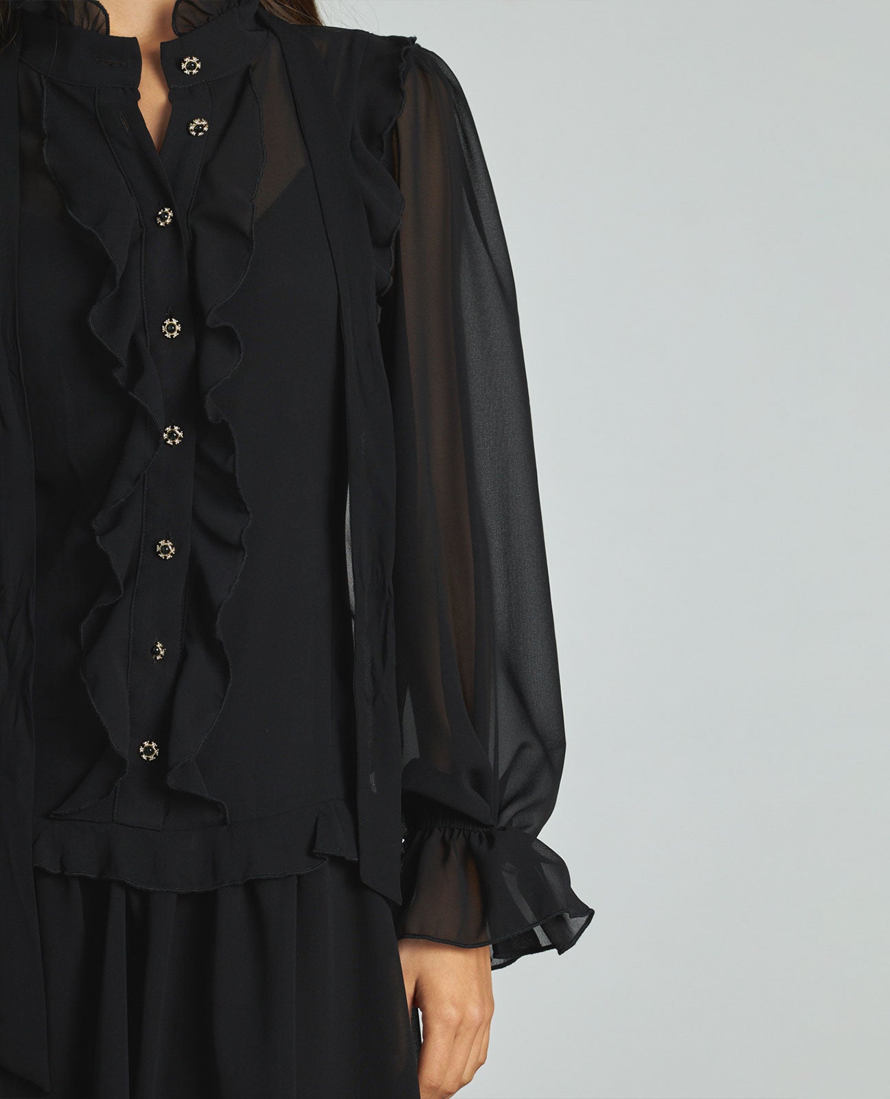 VESTIDO CURTO COM FOLHOS