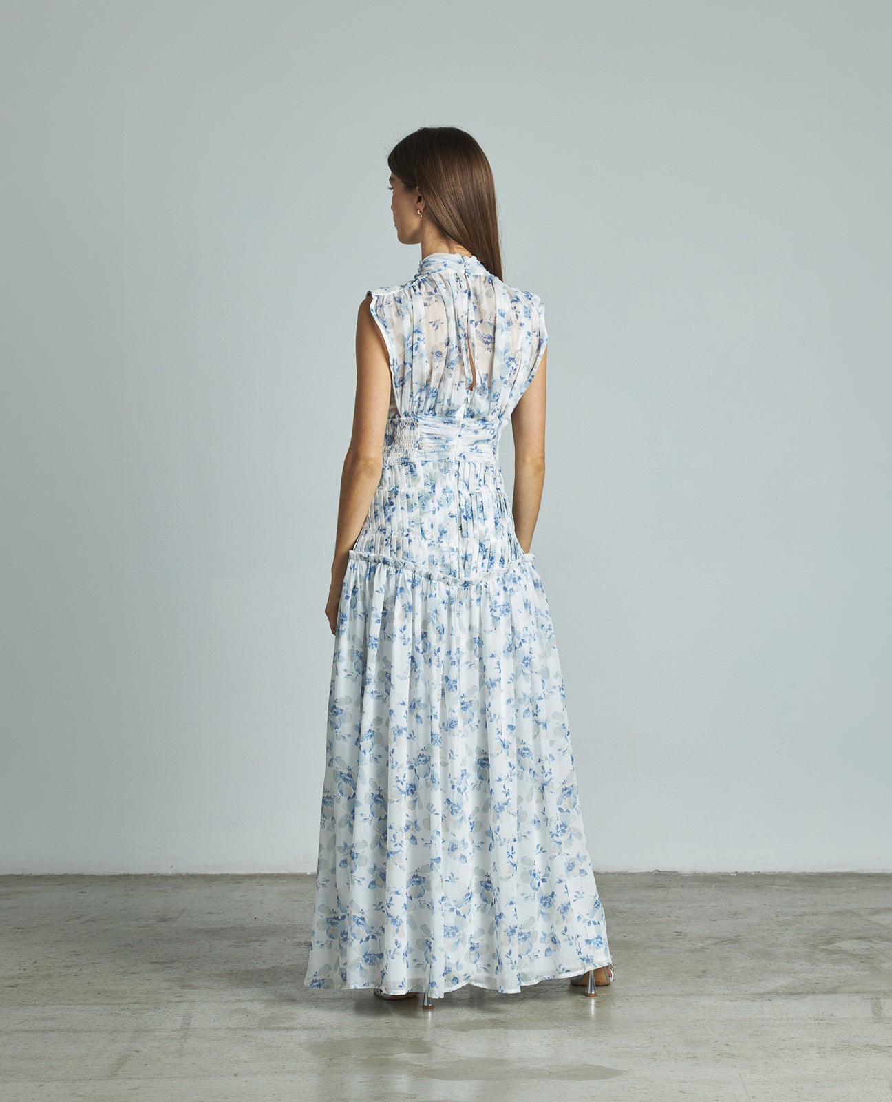 VESTIDO COMPRIDO PLISSADO COM HALTERES