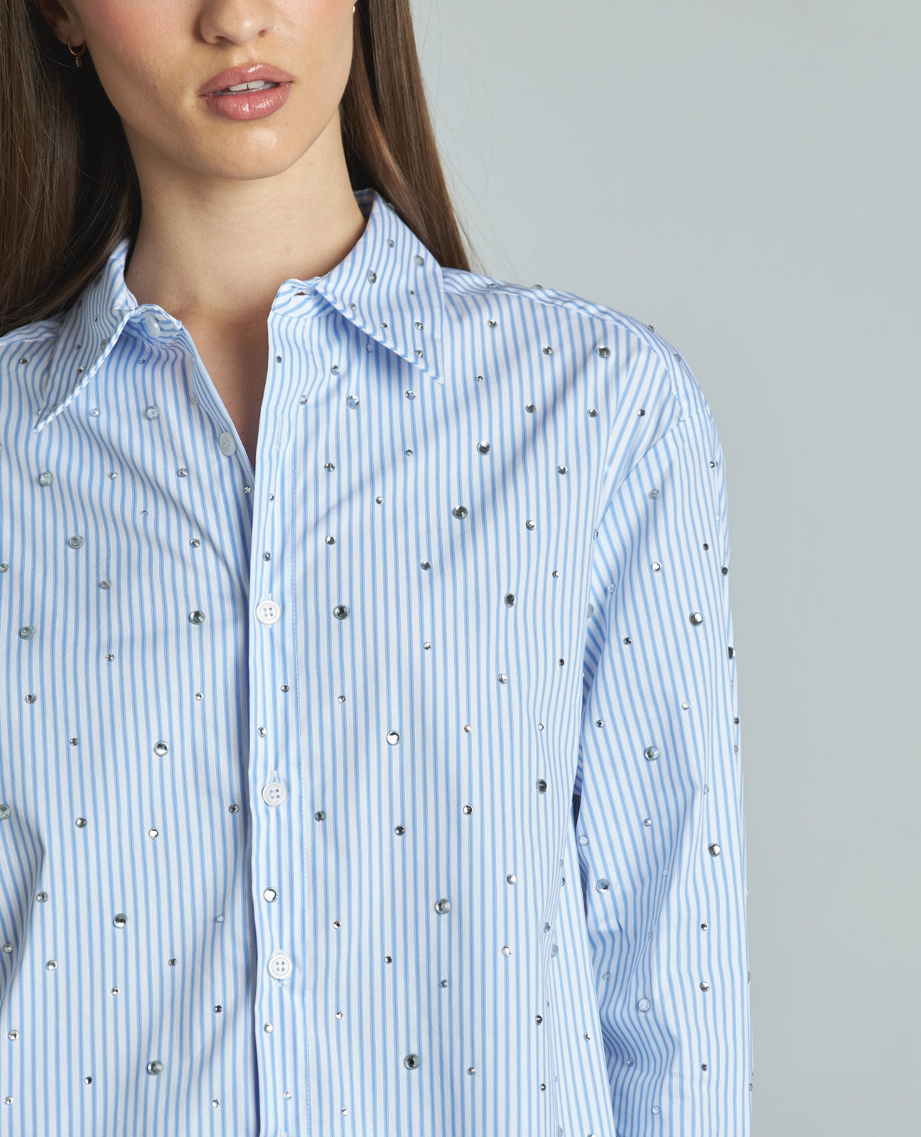 CAMISA DE RAYAS CON PEDRERÍA