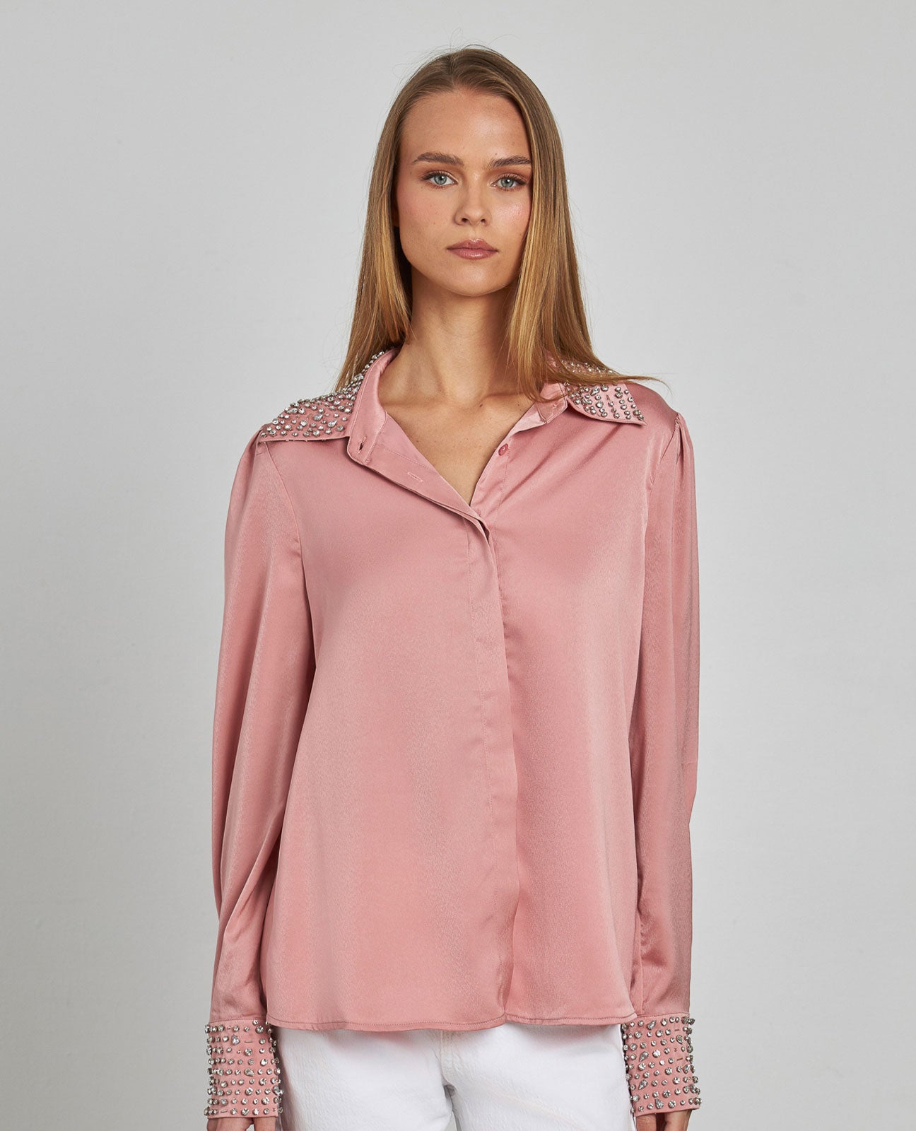 CAMISA EFECTO SATINADO PEDRERÍA