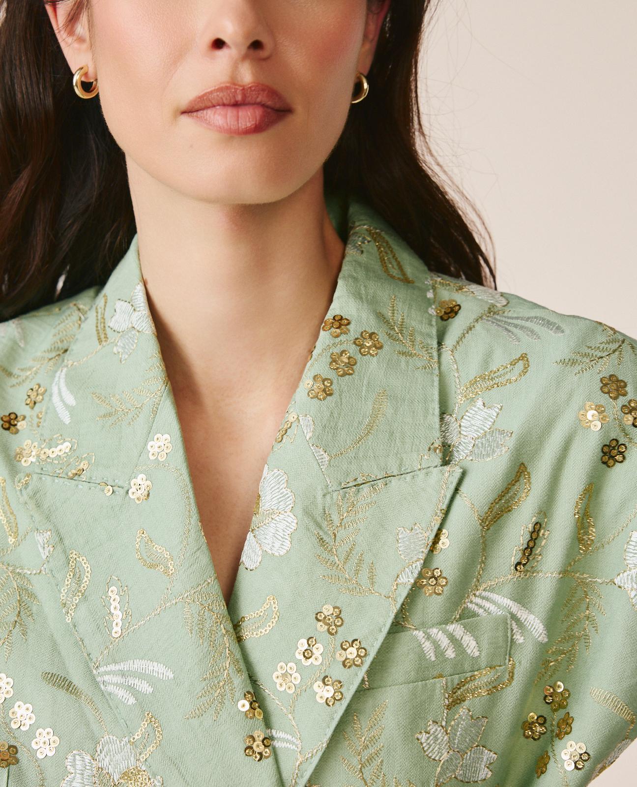 CHALECO BORDADO FLORAL