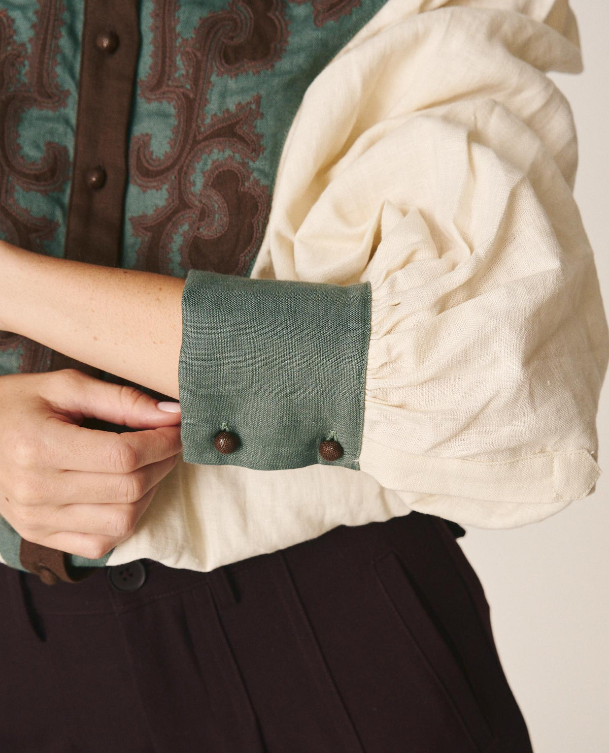EMBROIDERED LINEN SHIRT