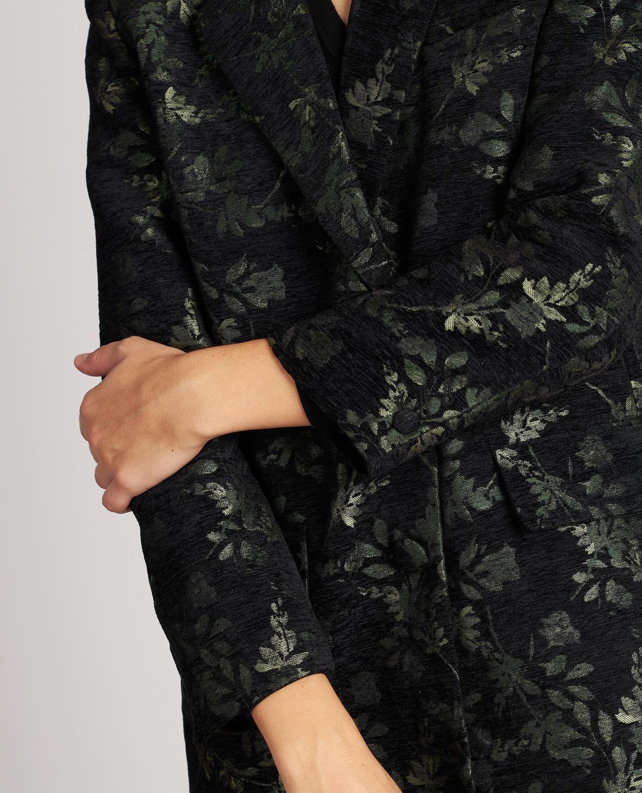 ABRIGO DETALLE TEXTURA