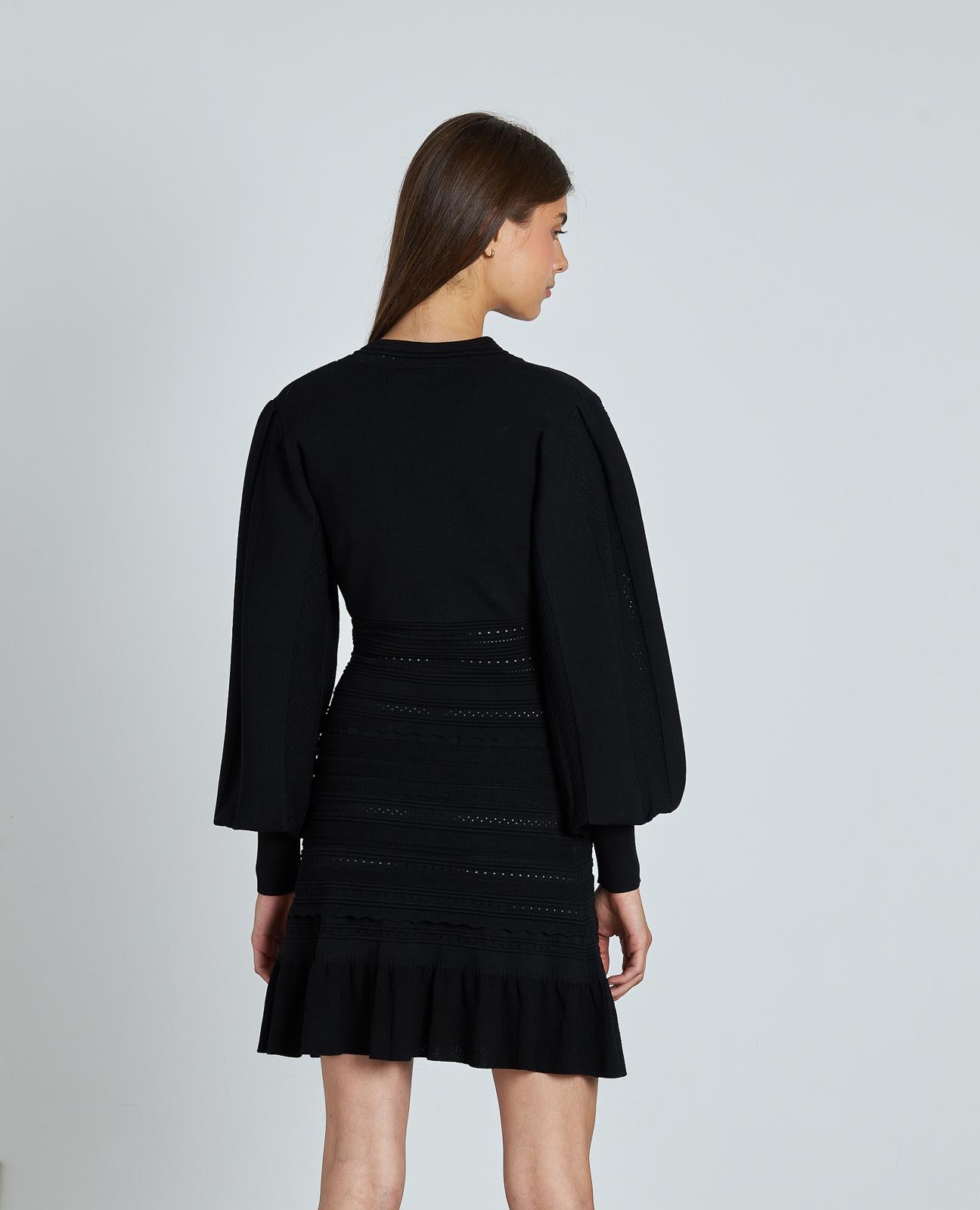 ROBE EN MAILLE À VOLANTS