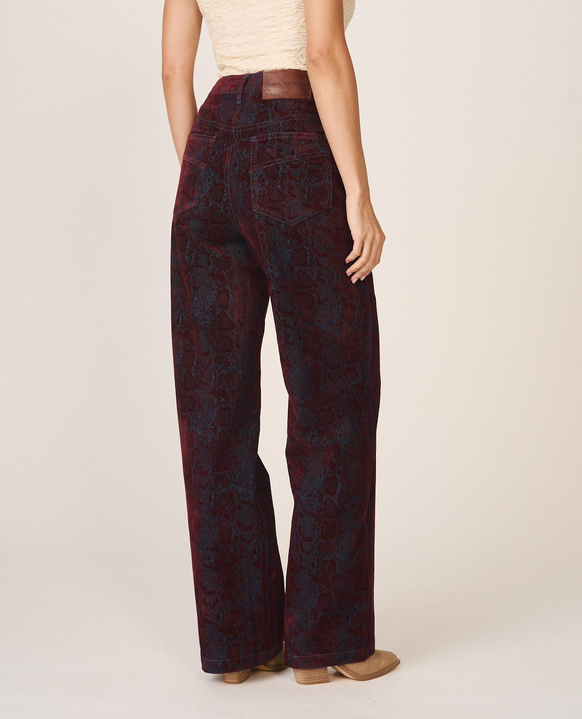 VELVET JEANS