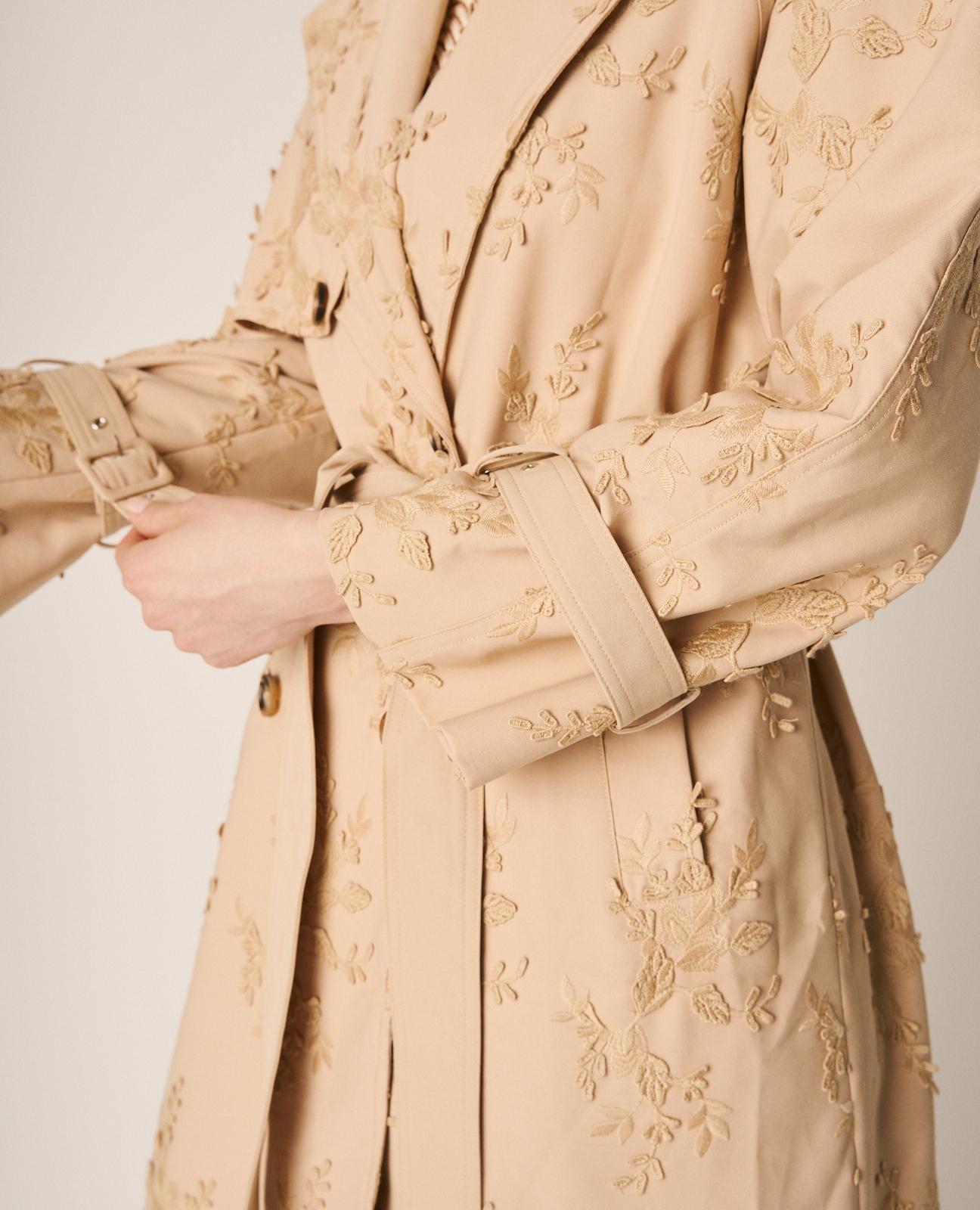 TRENCH BORDADO FLORAL