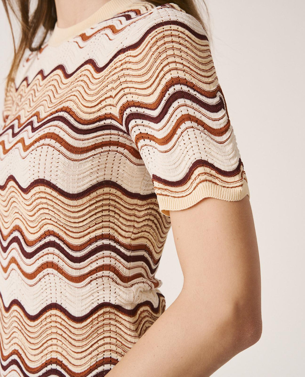 COLORED KNIT TOP