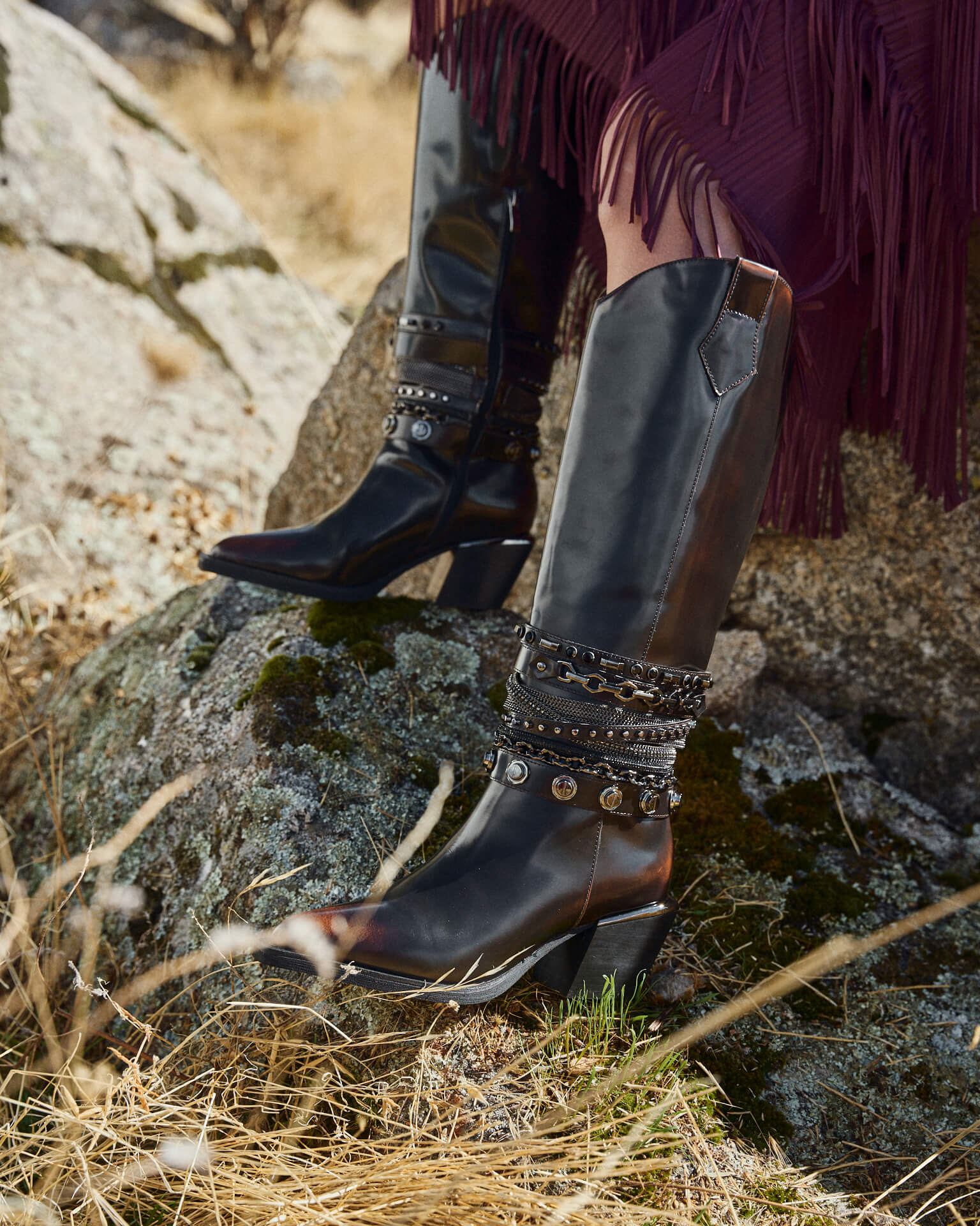 BOTA TACÓN CAÑA ABALORIOS