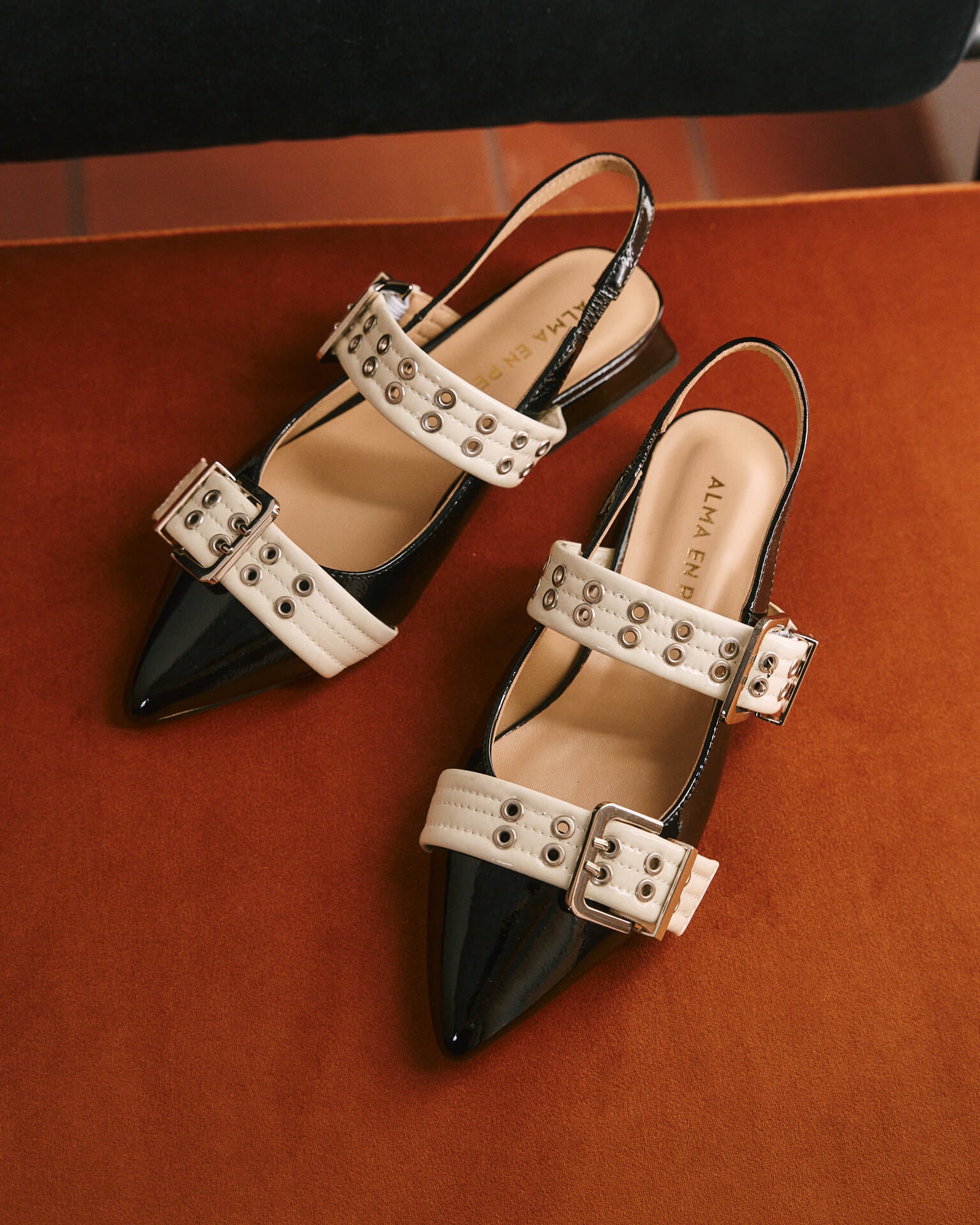 ZAPATO DESTALONADO HEBILLA ANCHA