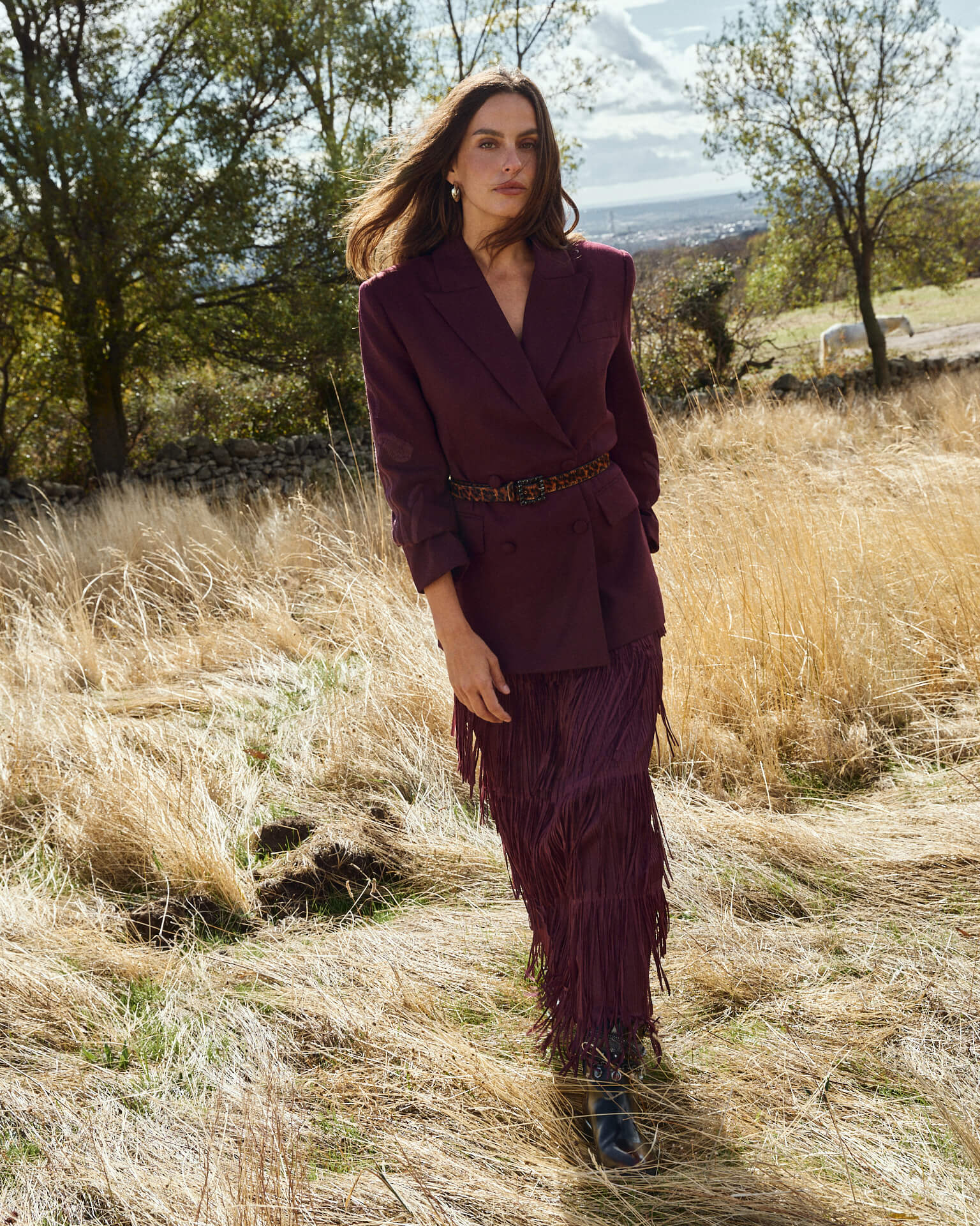 FALDA CUBIERTA CON FLECOS