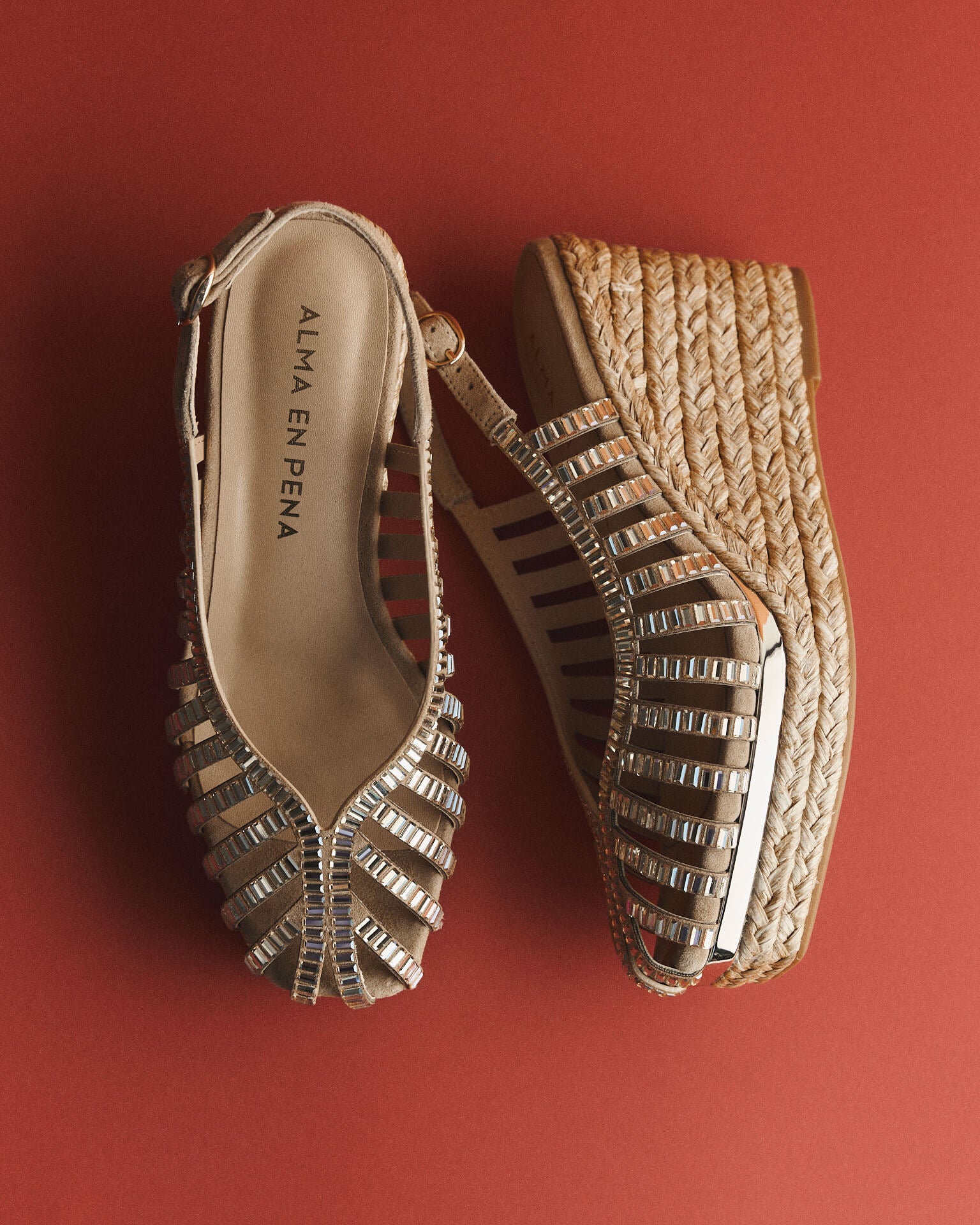 SANDALIA EN REJILLA DE ESPARTO