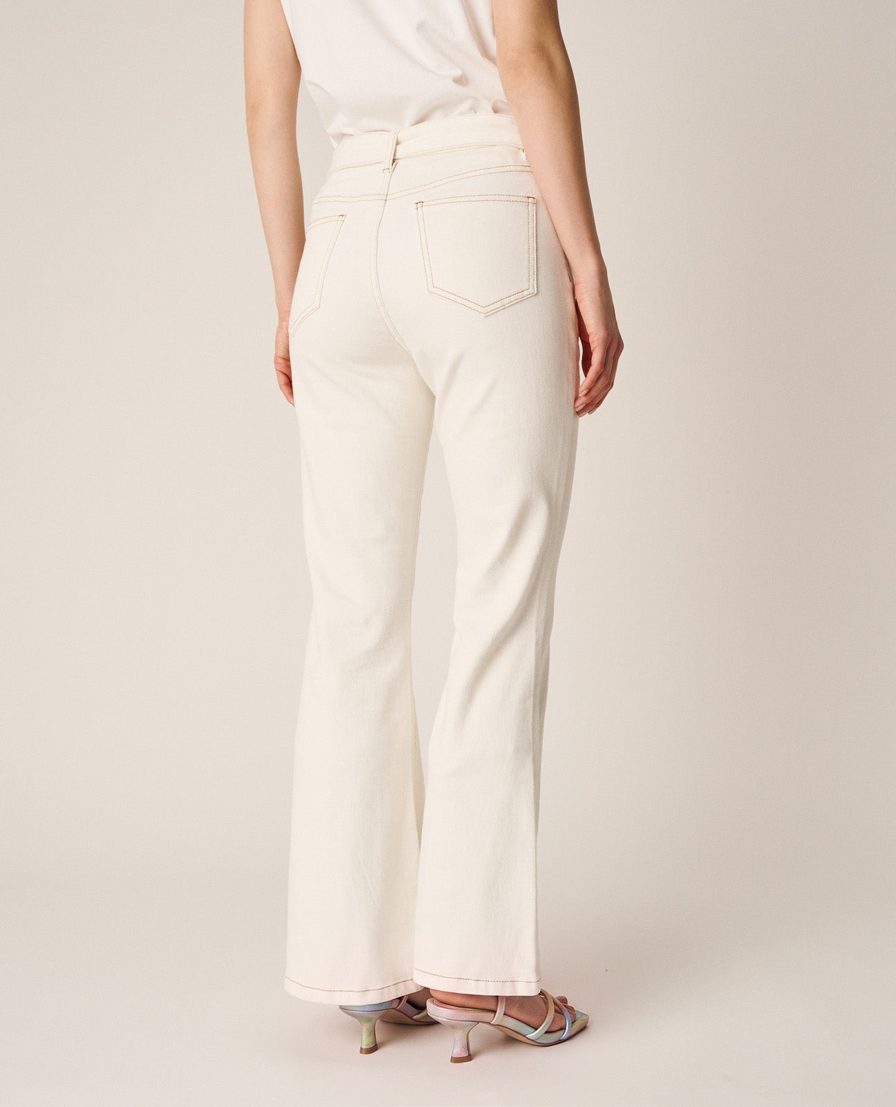 PANTALÓN FLARE DEMIN