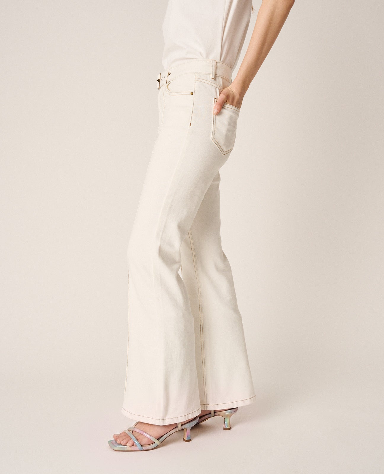 PANTALÓN FLARE DEMIN