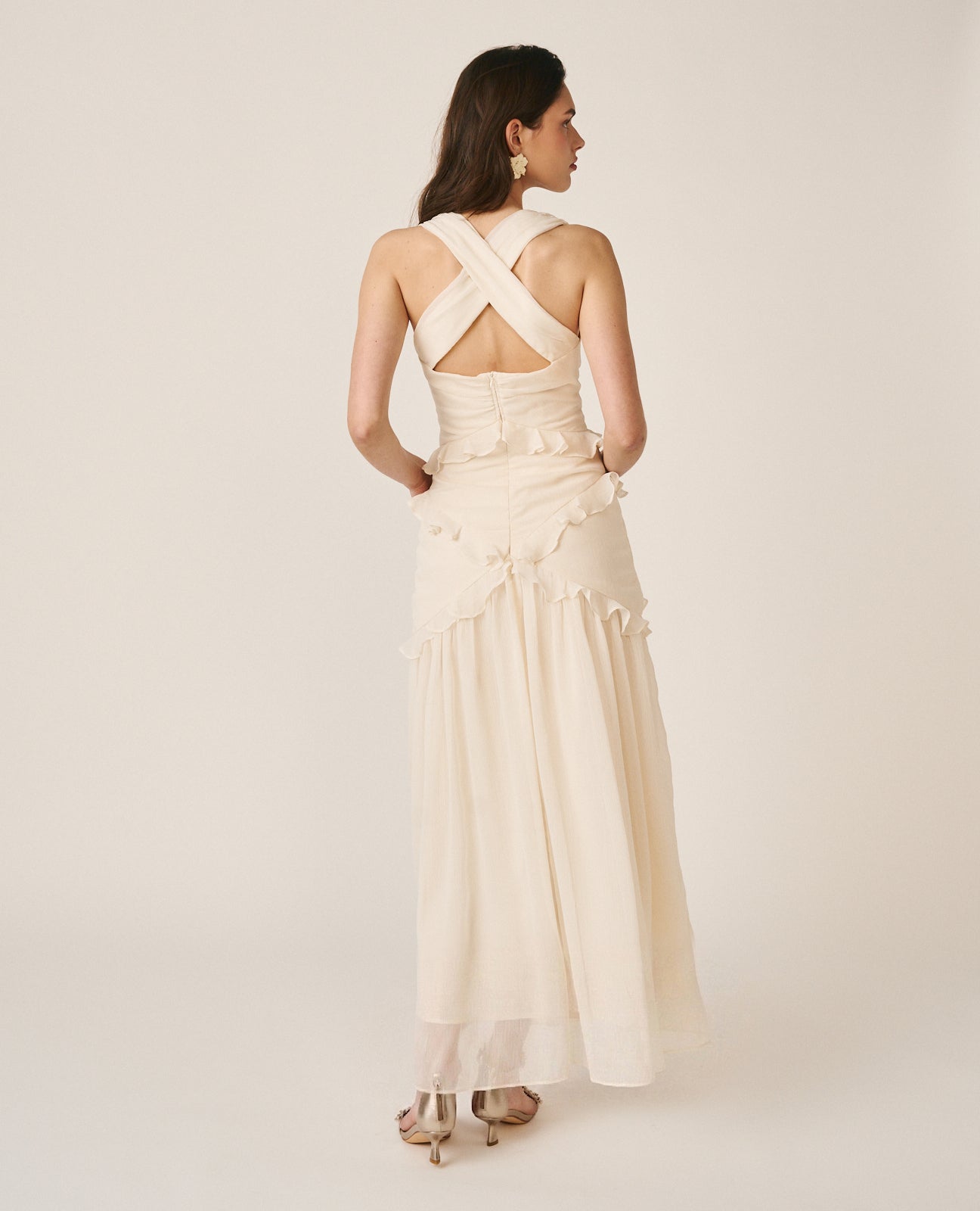 VESTIDO COM CRUZAMENTO NAS COSTAS