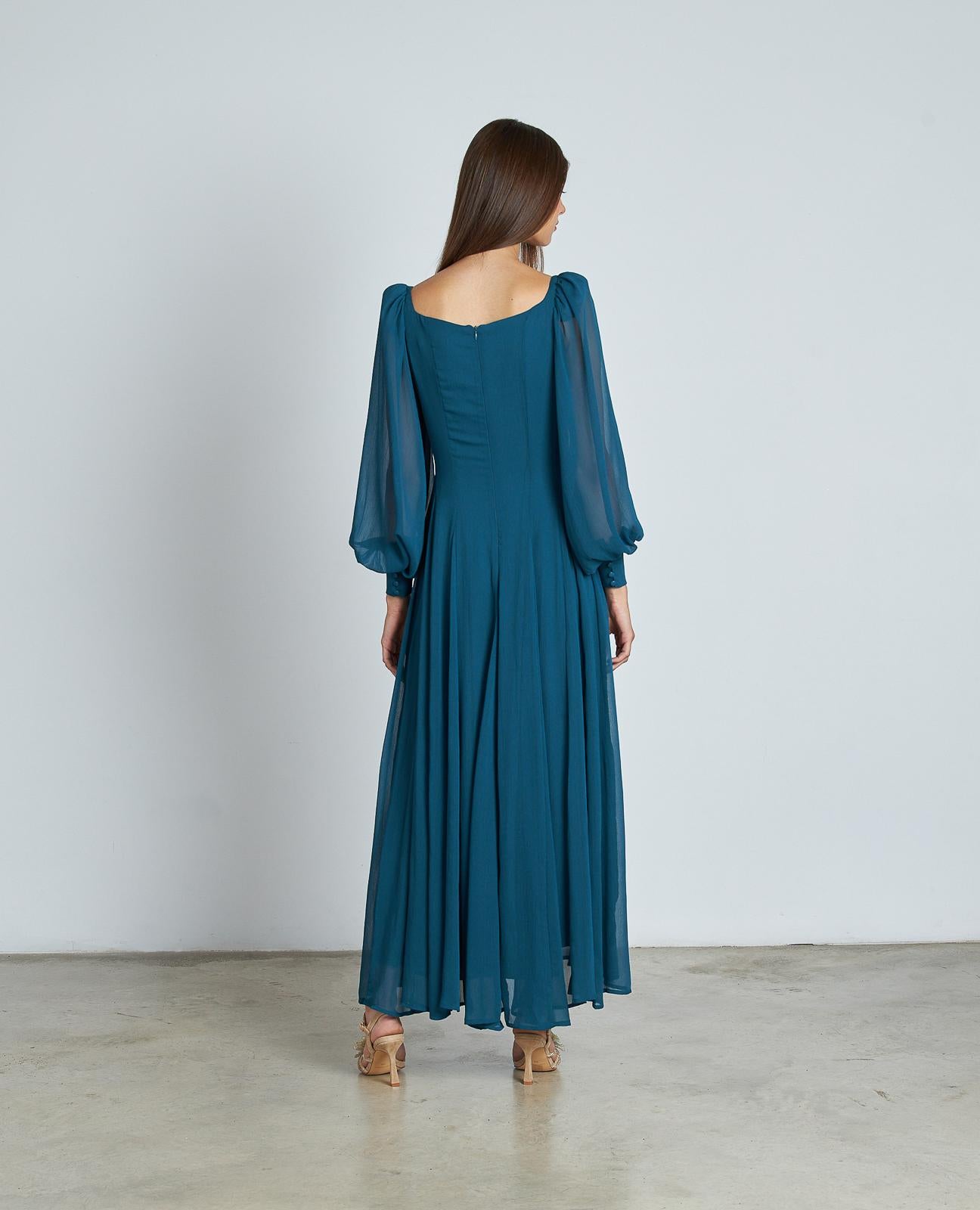 ROBE LONGUE À MANCHES BOUFFANTES