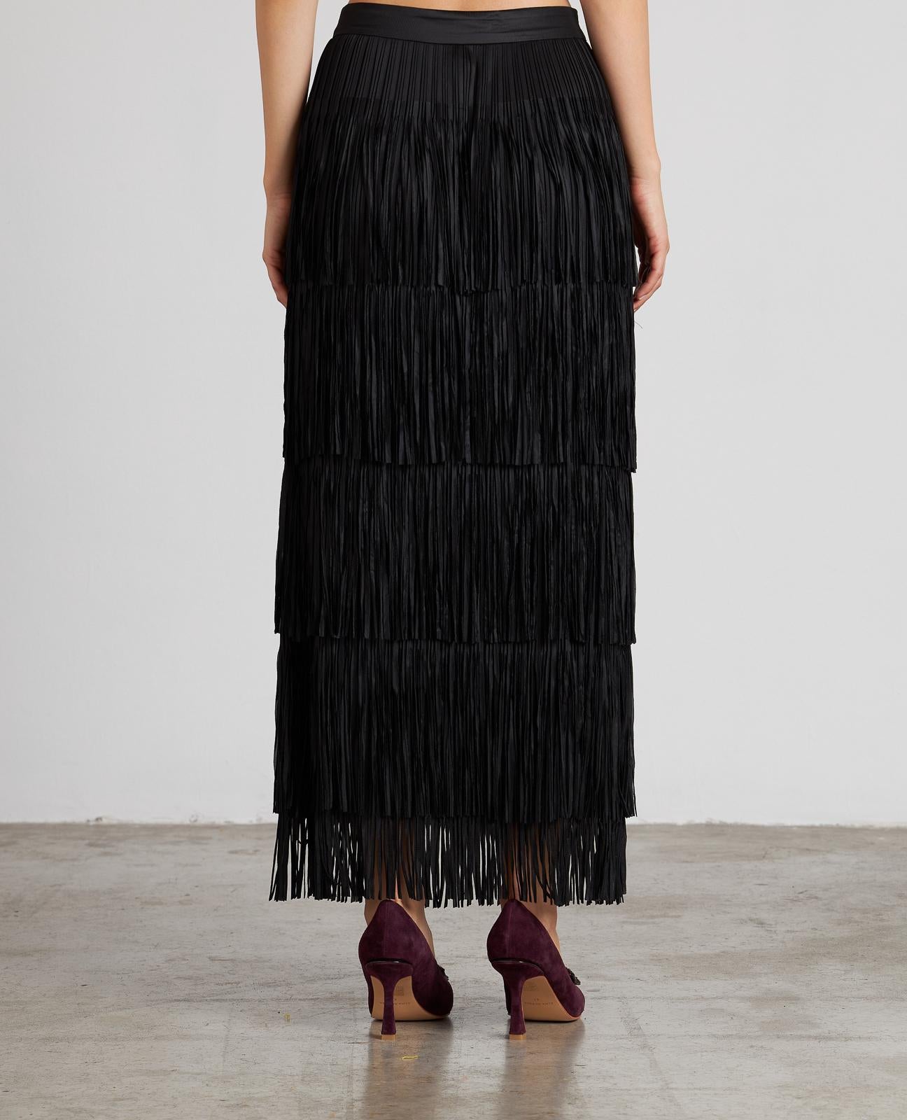 SKIRT COVERED WITH BANGS