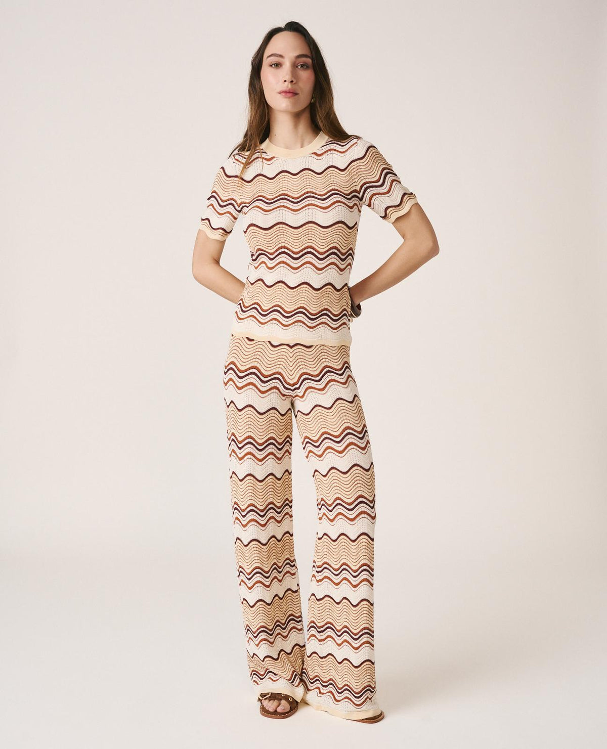 COLORED KNIT TOP