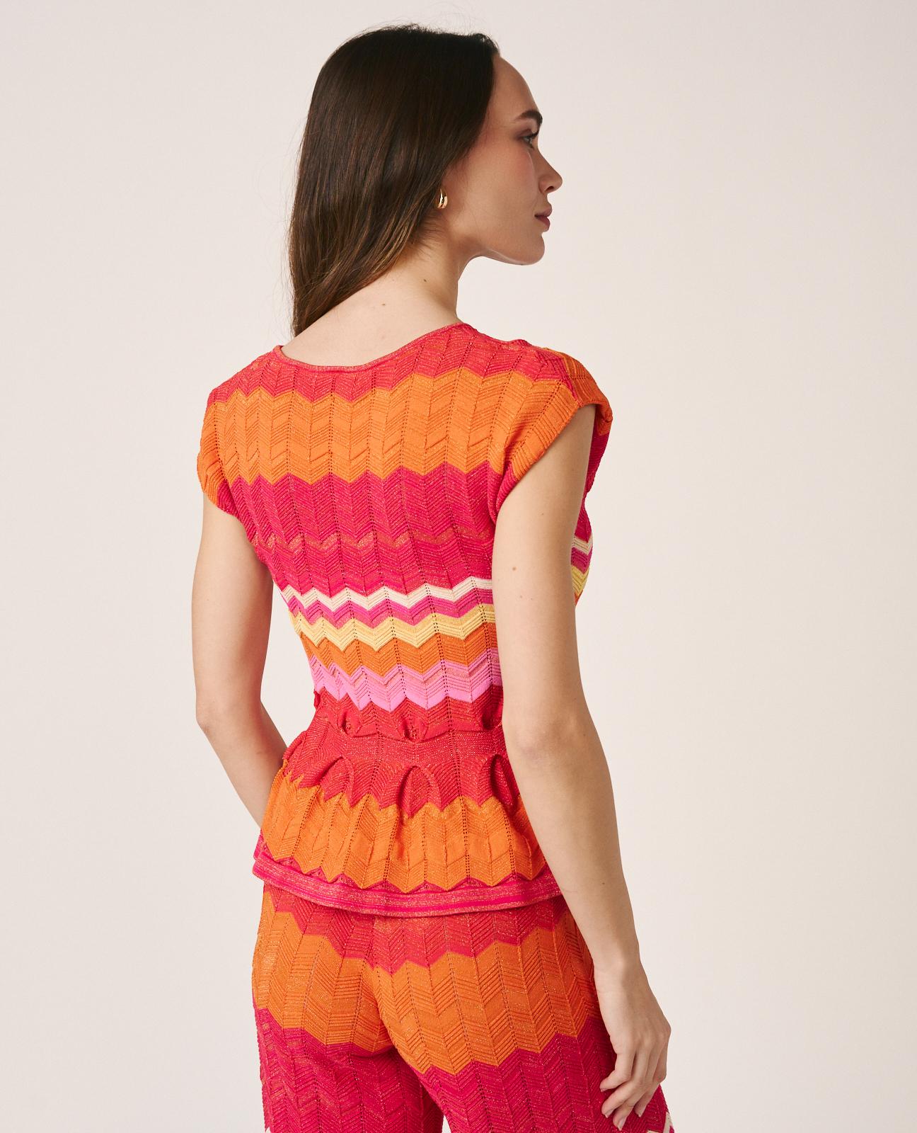 TOP GEOMETRIC MOTIF STITCH