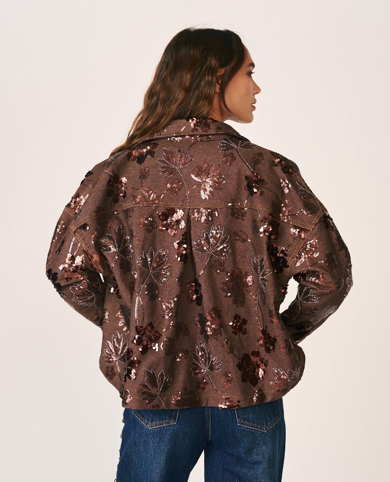 CHAQUETA SARGA BORDADOS FLORALES