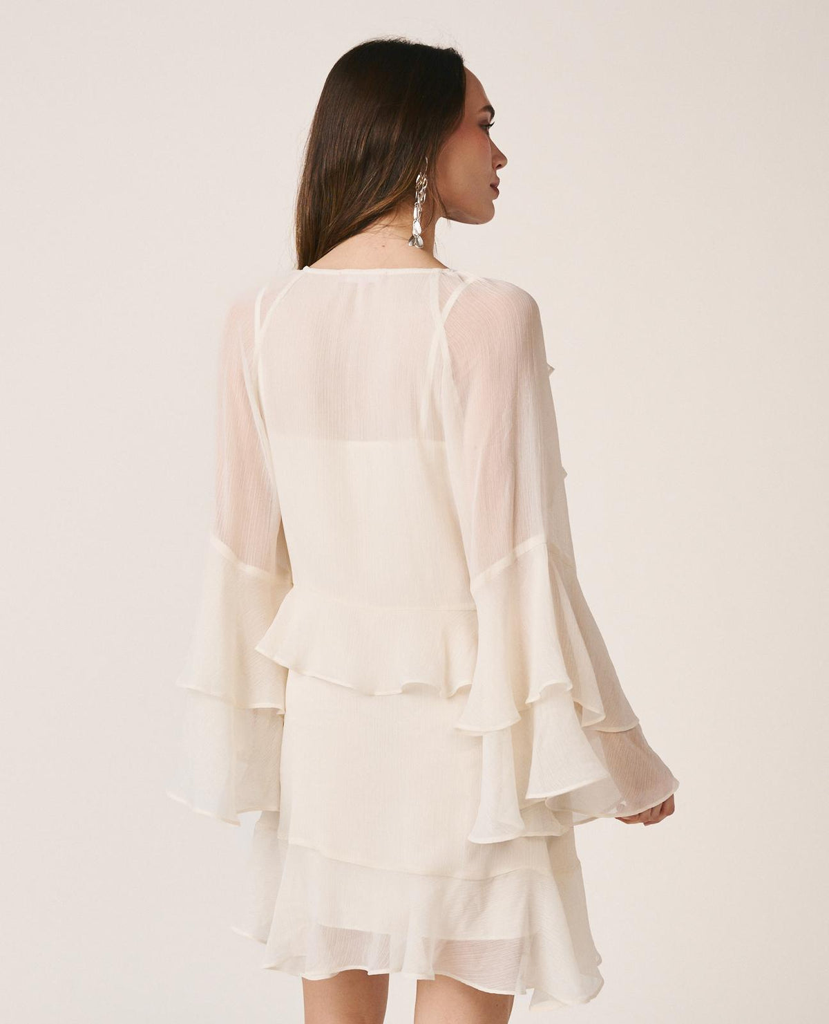 VESTIDO COM MANGAS FLUTUANTES