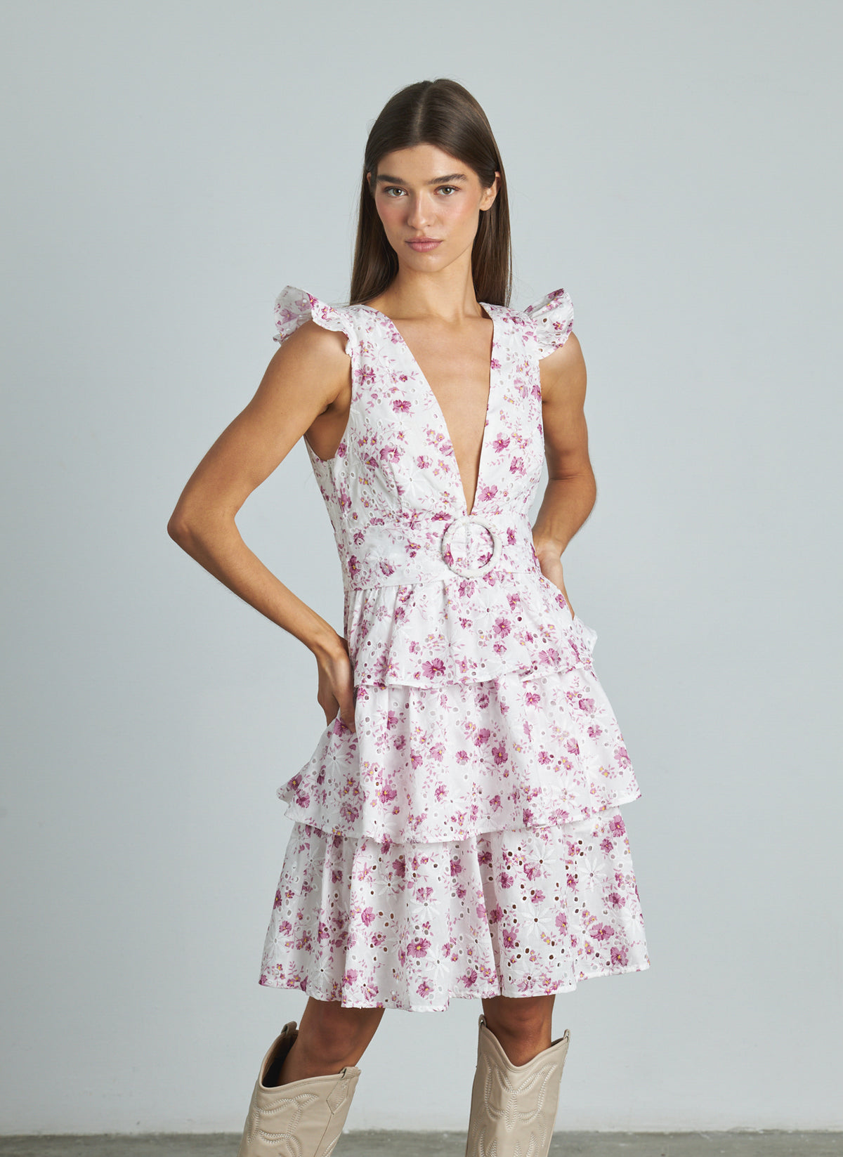 VESTIDO CON VOLANTES CALADO