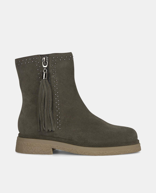 FLACHER BOOTIE MIT QUASTEN