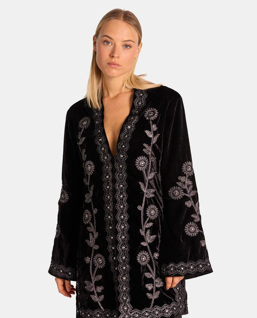 KIMONO EMBROIDERED WITH METALLIC THREAD