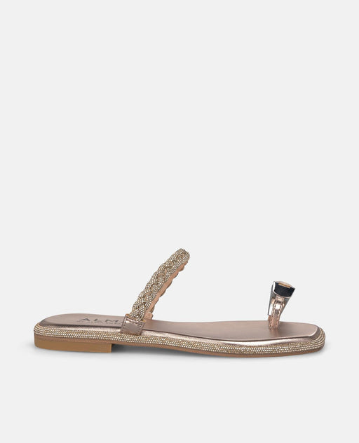 SANDALIA PLANA CON ANILLO