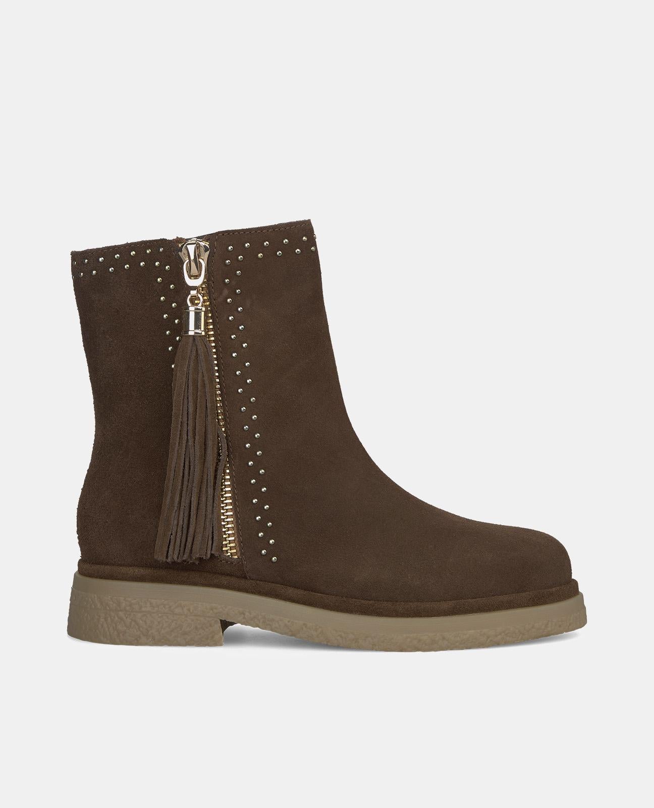 FLACHER BOOTIE MIT QUASTEN