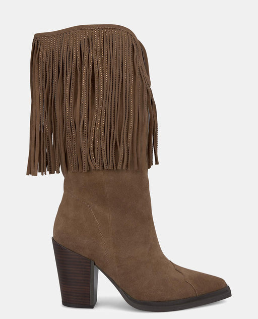 BOOT WITH HANGING BANGS