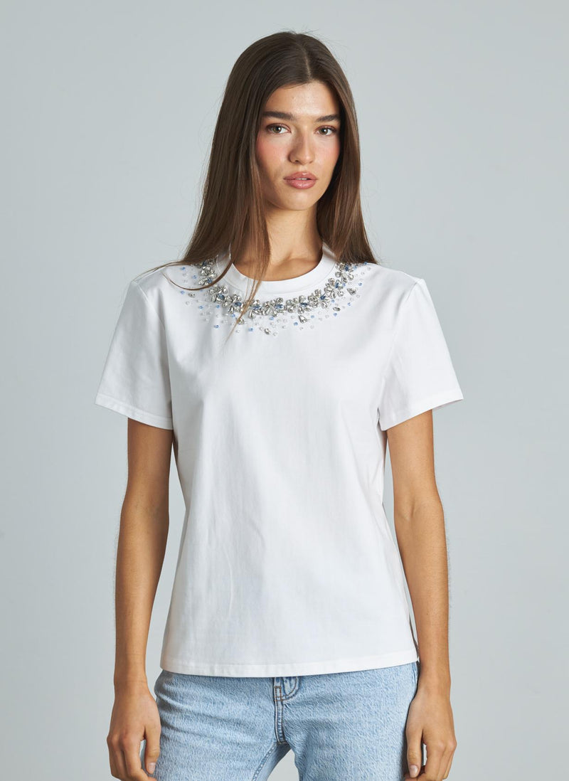 CAMISETA CUELLO CON PEDRERÍA