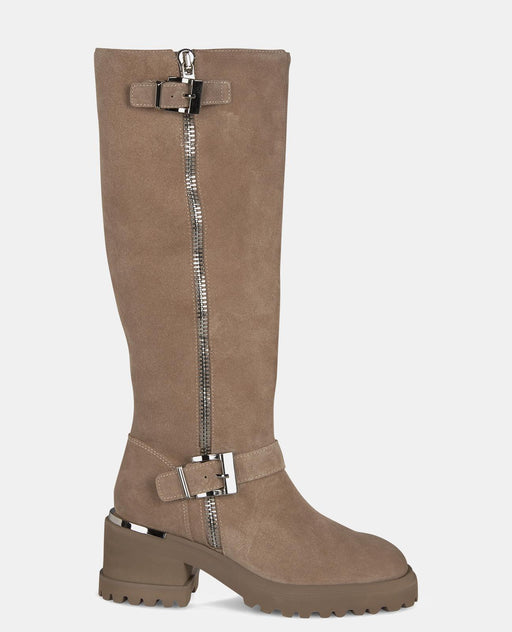 HIGH BOOT WITH BUCKLES