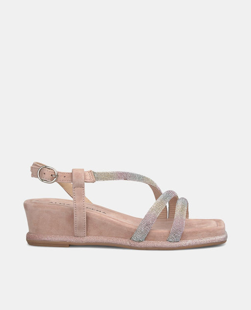 MID WEDGE WITH STRAPS