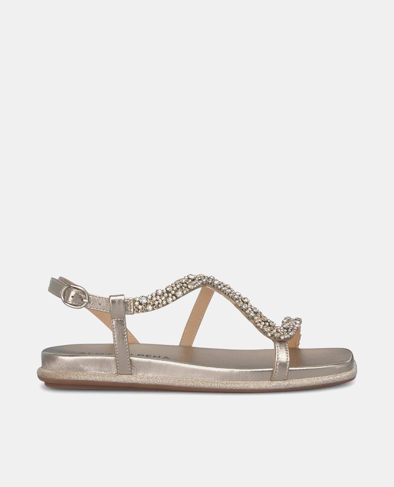 SANDAL WITH SHINY STRAP