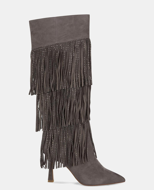 BOOT COVERED WITH BANGS