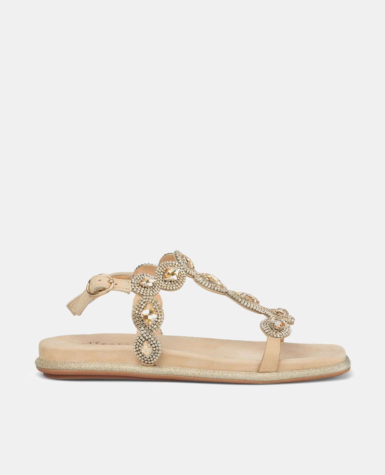 FLAT SANDAL WITH BUCKLE CLOSURE