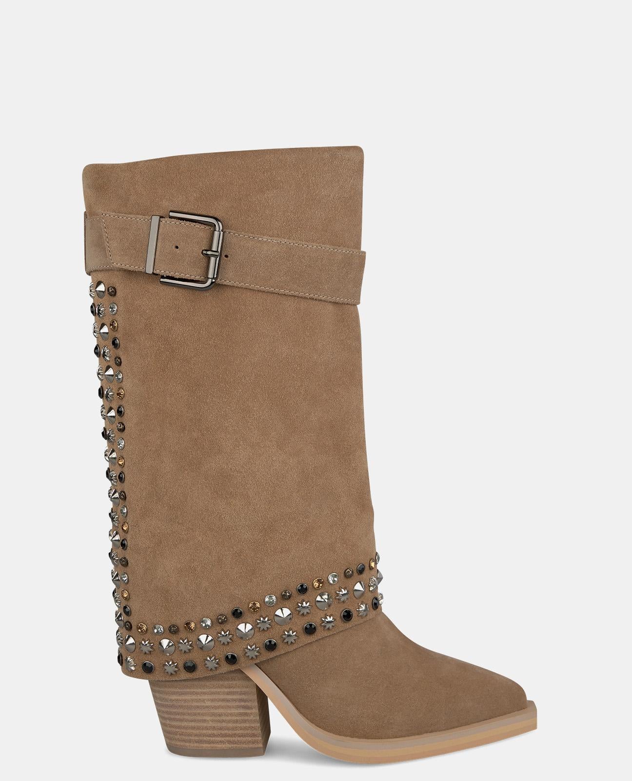 BOOT WITH STUDS AND BUCKLE