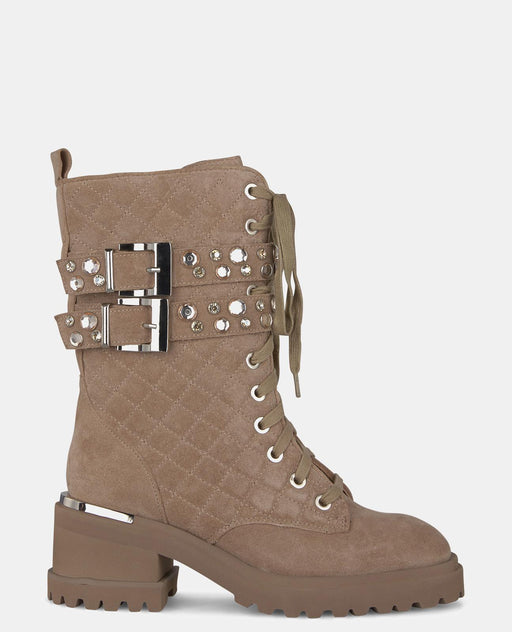 BOOT WITH HEEL AND BUCKLES