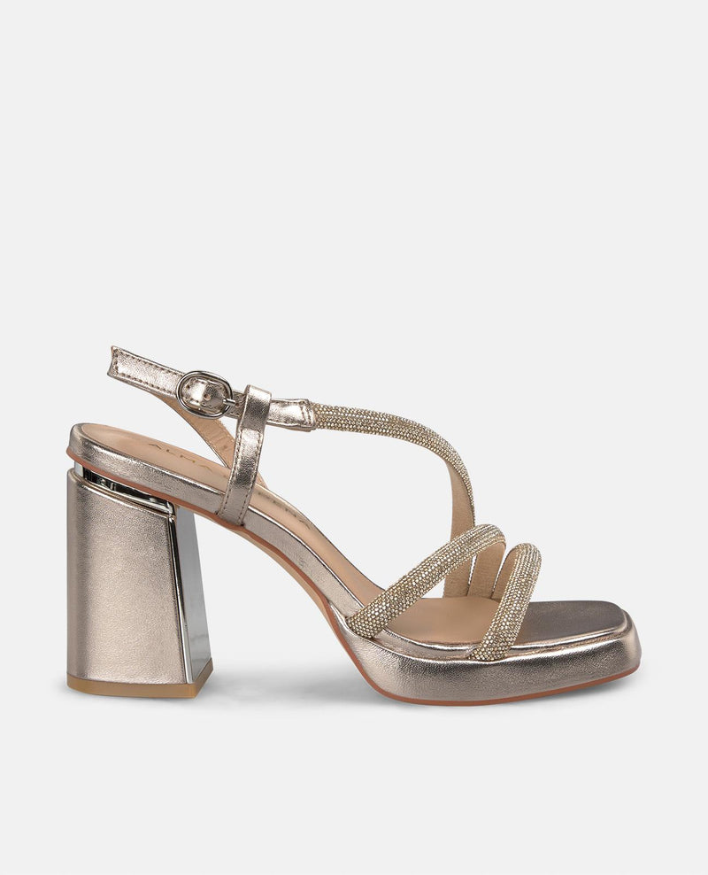 SANDÁLIA DE STRASS COM SALTO