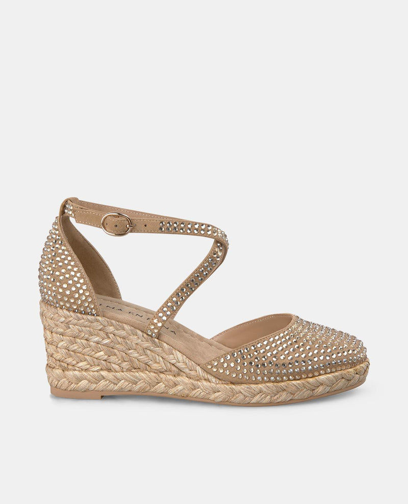 CUÑA CUBIERTA DE BRILLOS