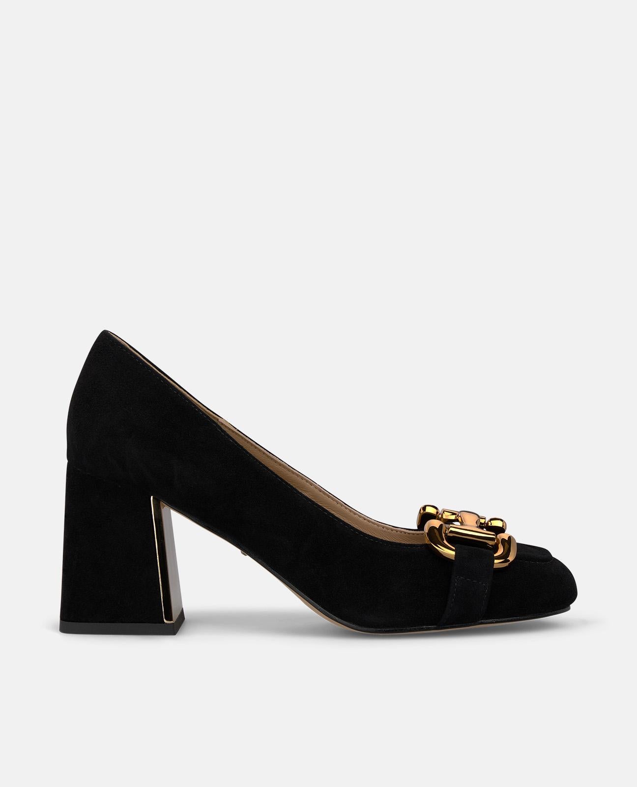 ZAPATO ANTE CON ADORNO METÁLICO