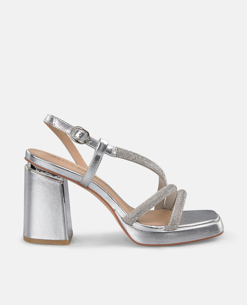 SANDÁLIA DE STRASS COM SALTO