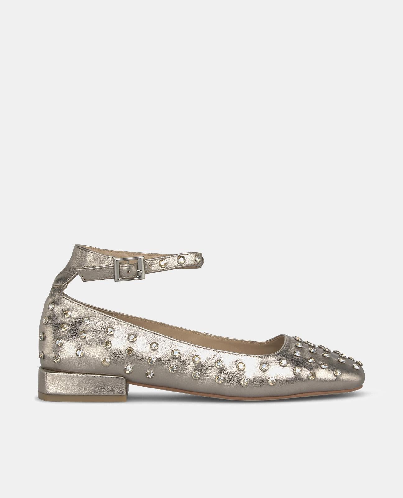 BALLERINA WITH STUDS