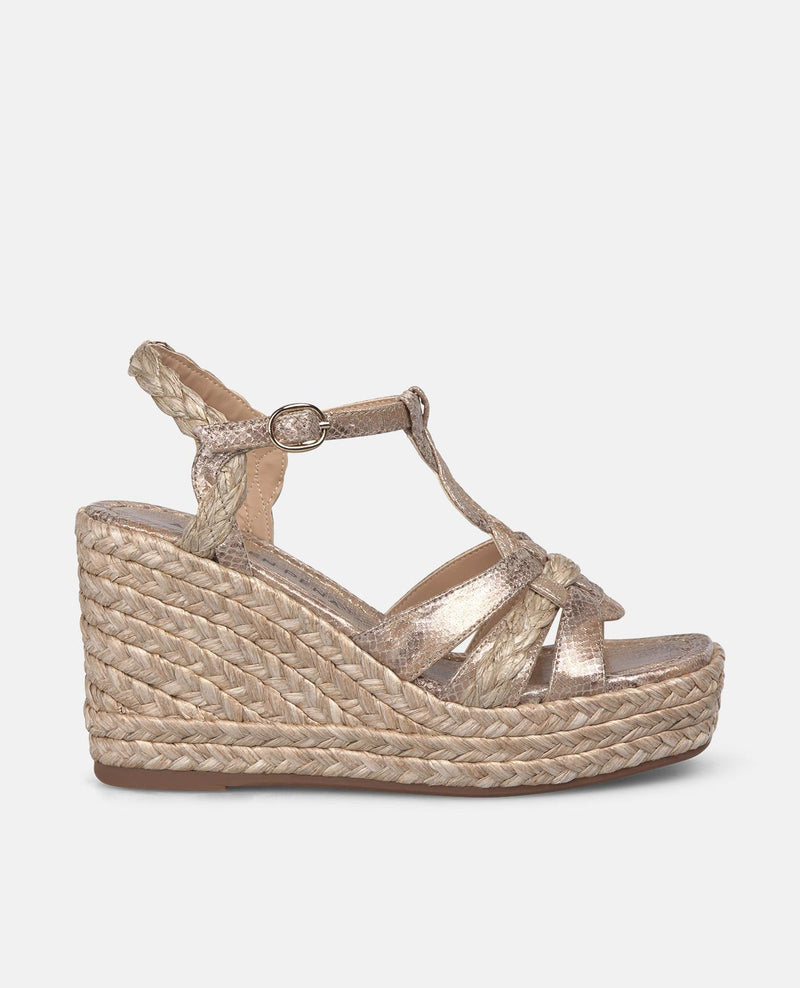 SANDALIA PLATAFORMA CON TIRAS ENTRELAZADAS