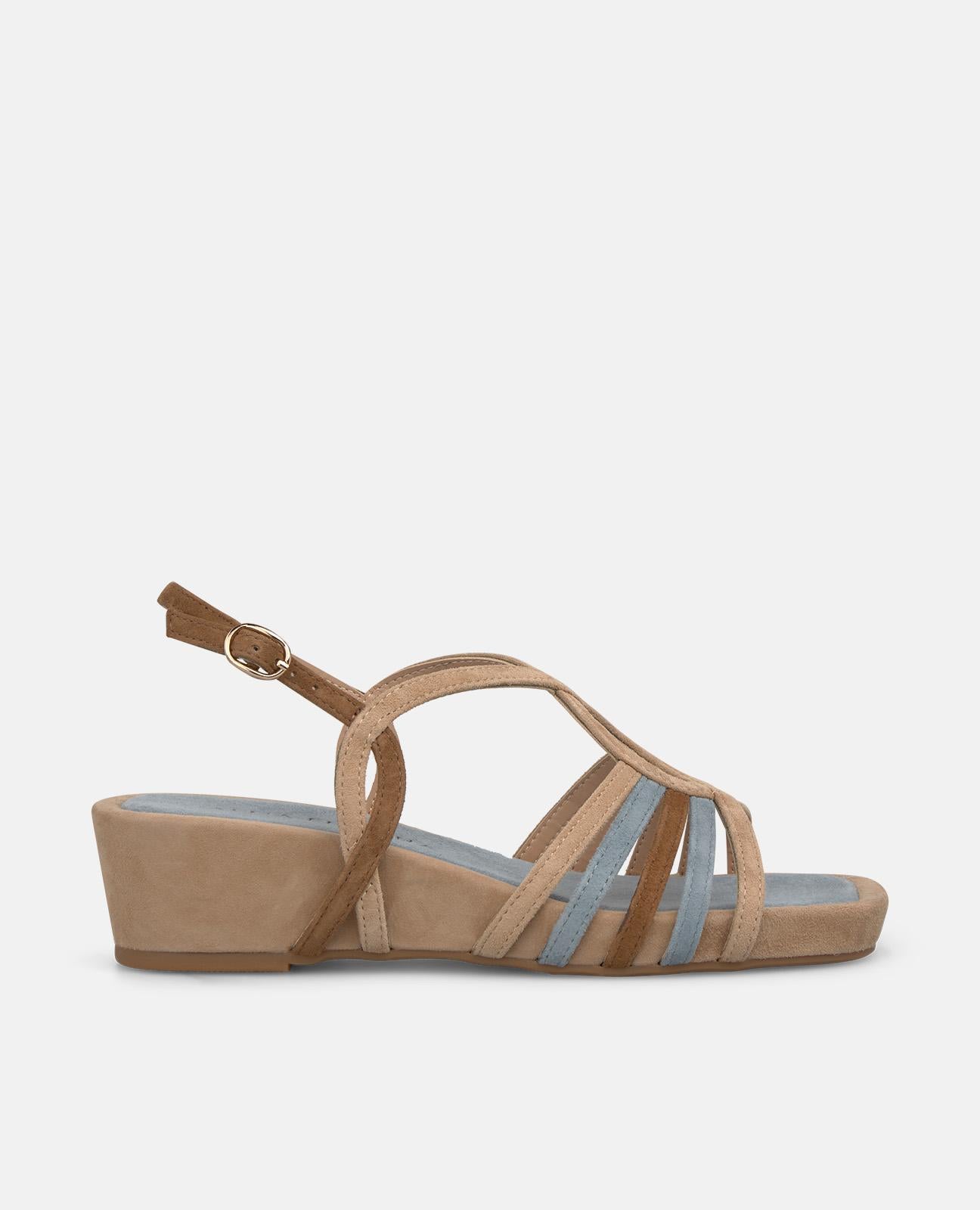 SANDALIA CUÑA MULTICOLOR