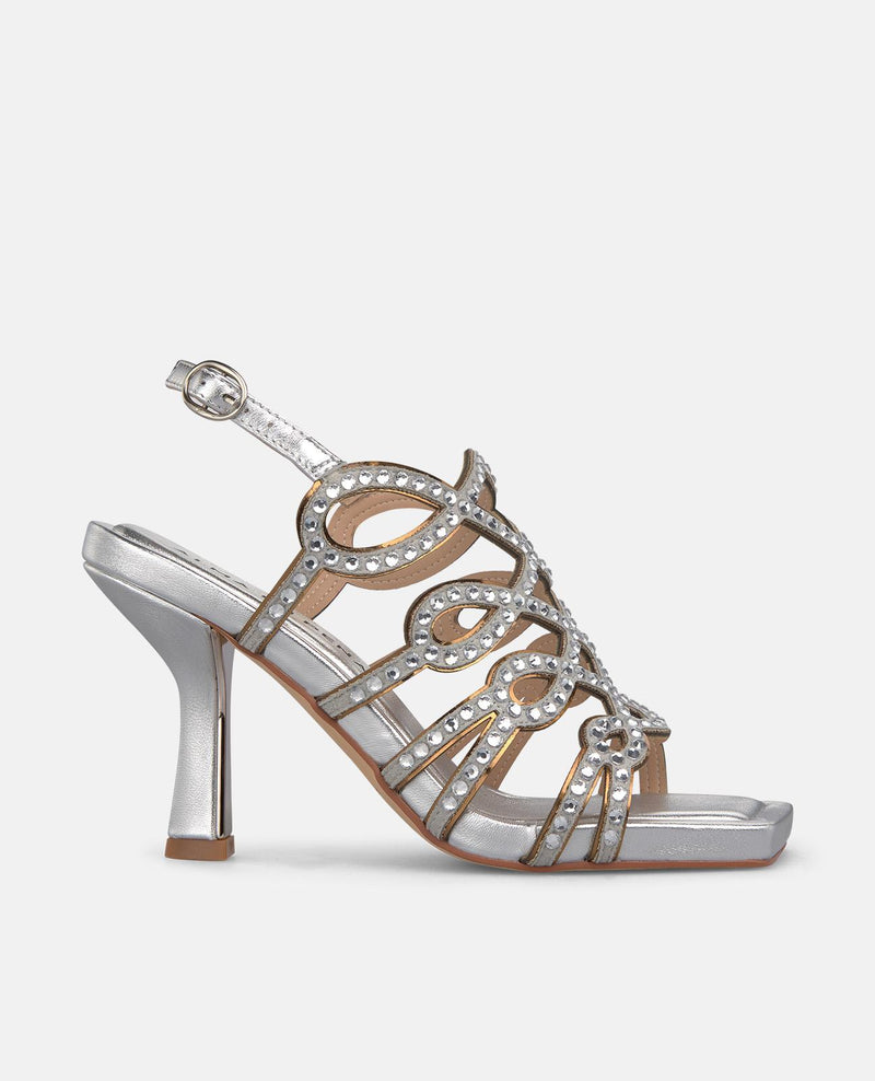 SANDALIA TACÓN DETALLES